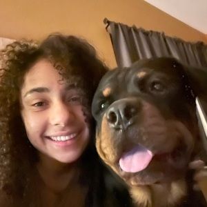 Meet your Posher, Olivia